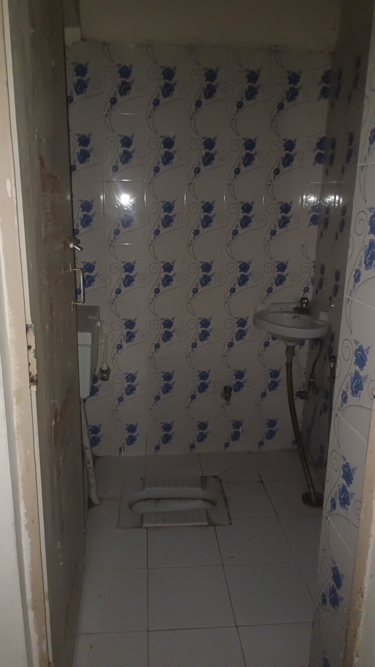 Bathroom, indira nagar 1 RK 400 Sq.Ft. Builder Floor In Indira Nagar Lucknow 9787358