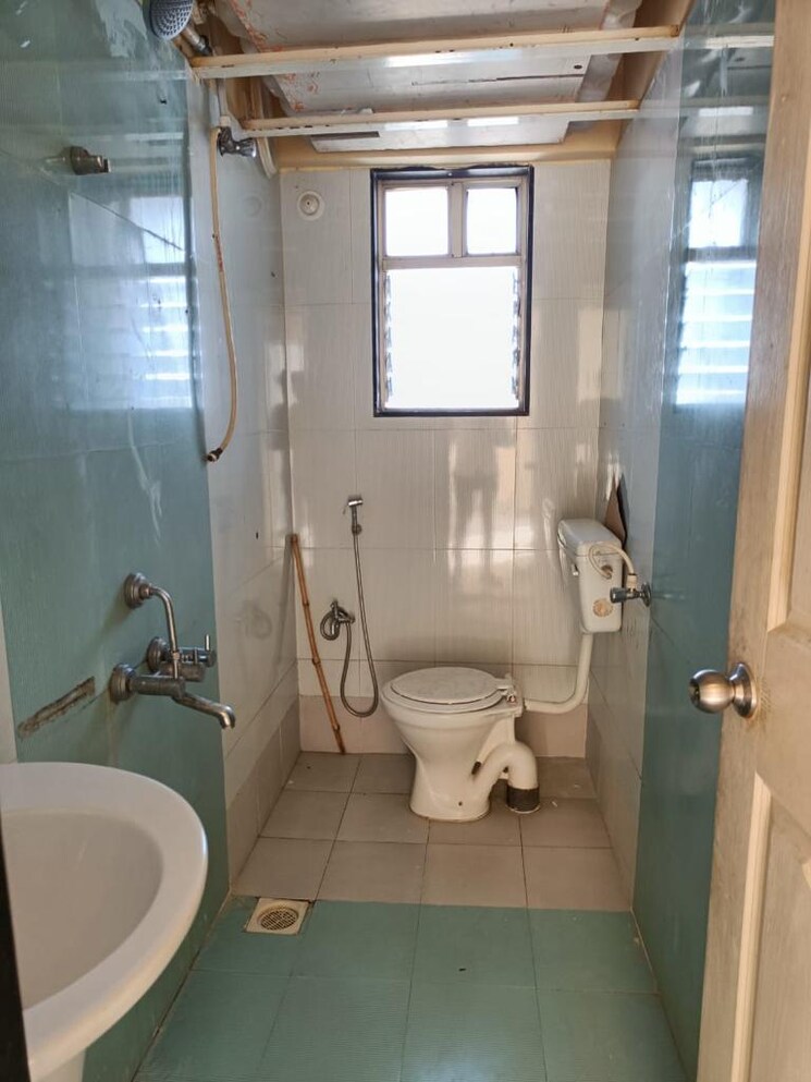 Bathroom, sun-city 1 Bedroom 600 Sq.Ft. Apartment In Sinhagad Road Pune 9787396