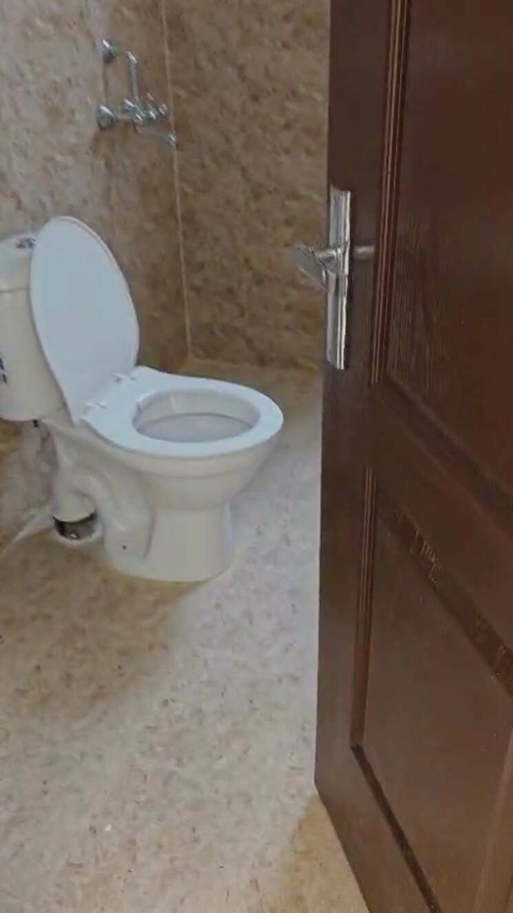 Bathroom, omaxe-residency-ii 3 Bedroom 1575 Sq.Ft. Apartment In Gomti Nagar Lucknow 9787414