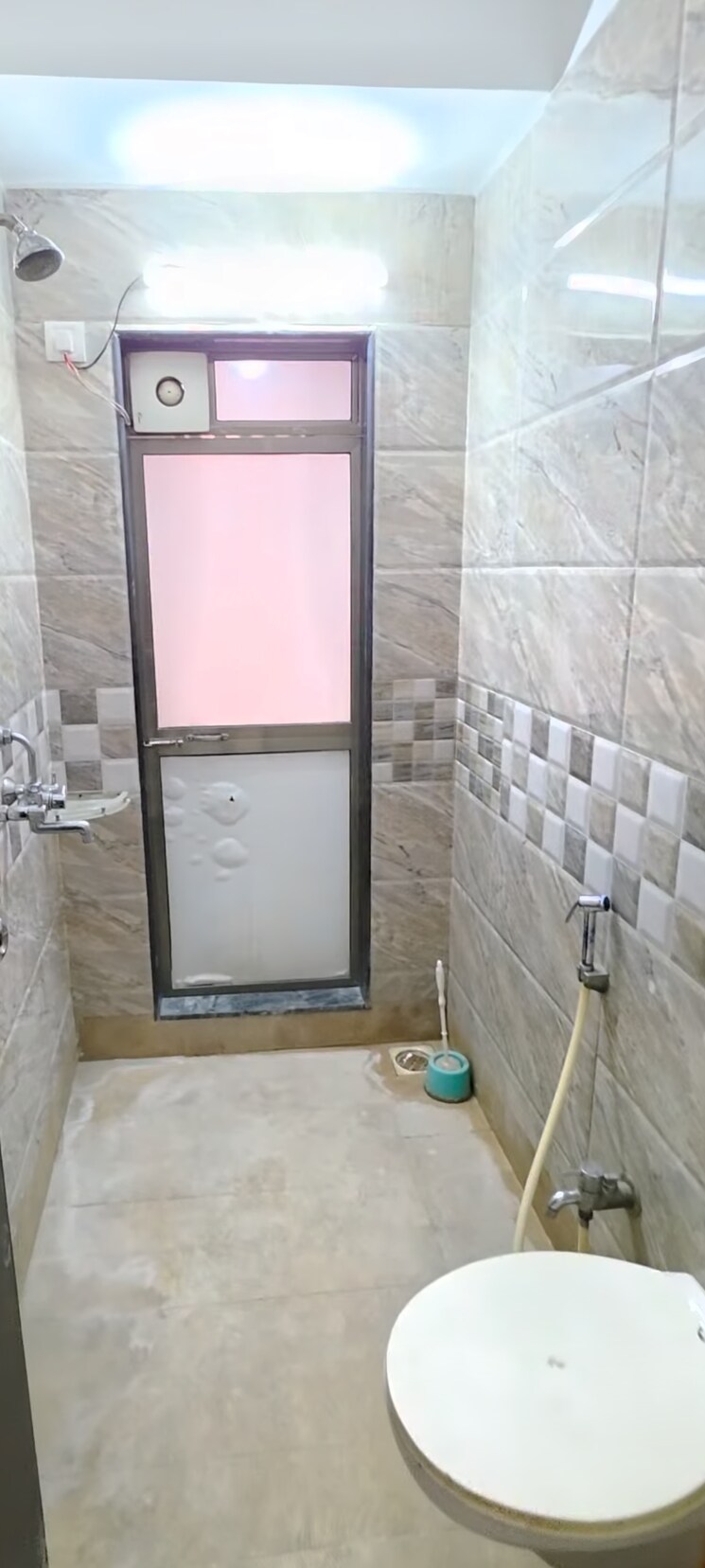 Bathroom, chembur 2 Bedroom 700 Sq.Ft. Apartment In Chembur Mumbai 9787471