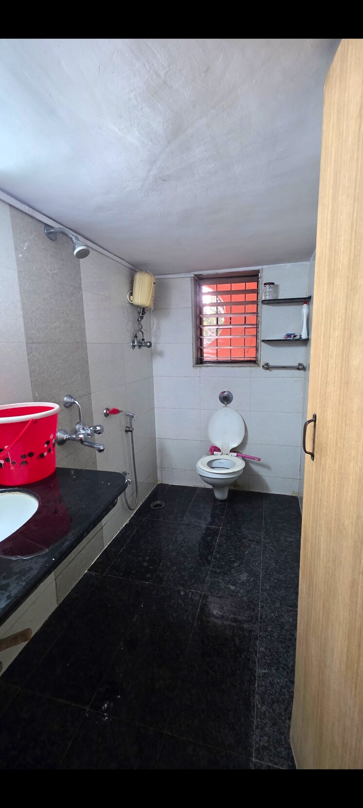 Bathroom, chembur 2 Bedroom 800 Sq.Ft. Apartment In Chembur Mumbai 9787488
