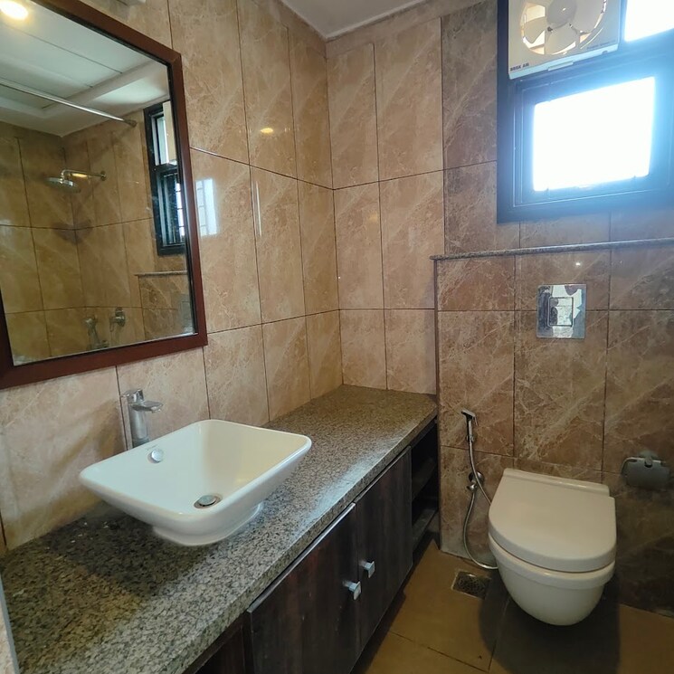 Attached Bathroom, prestige-silver-oak-apartment 3 Bedroom 2411 Sq.Ft. Apartment In Whitefield Bangalore 9787504