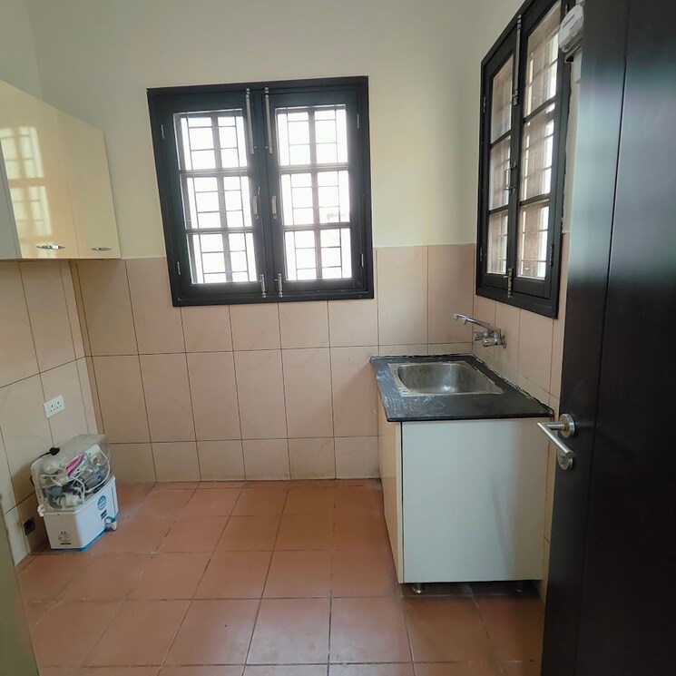 Bathroom, prestige-silver-oak-apartment 3 Bedroom 2411 Sq.Ft. Apartment In Whitefield Bangalore 9787504