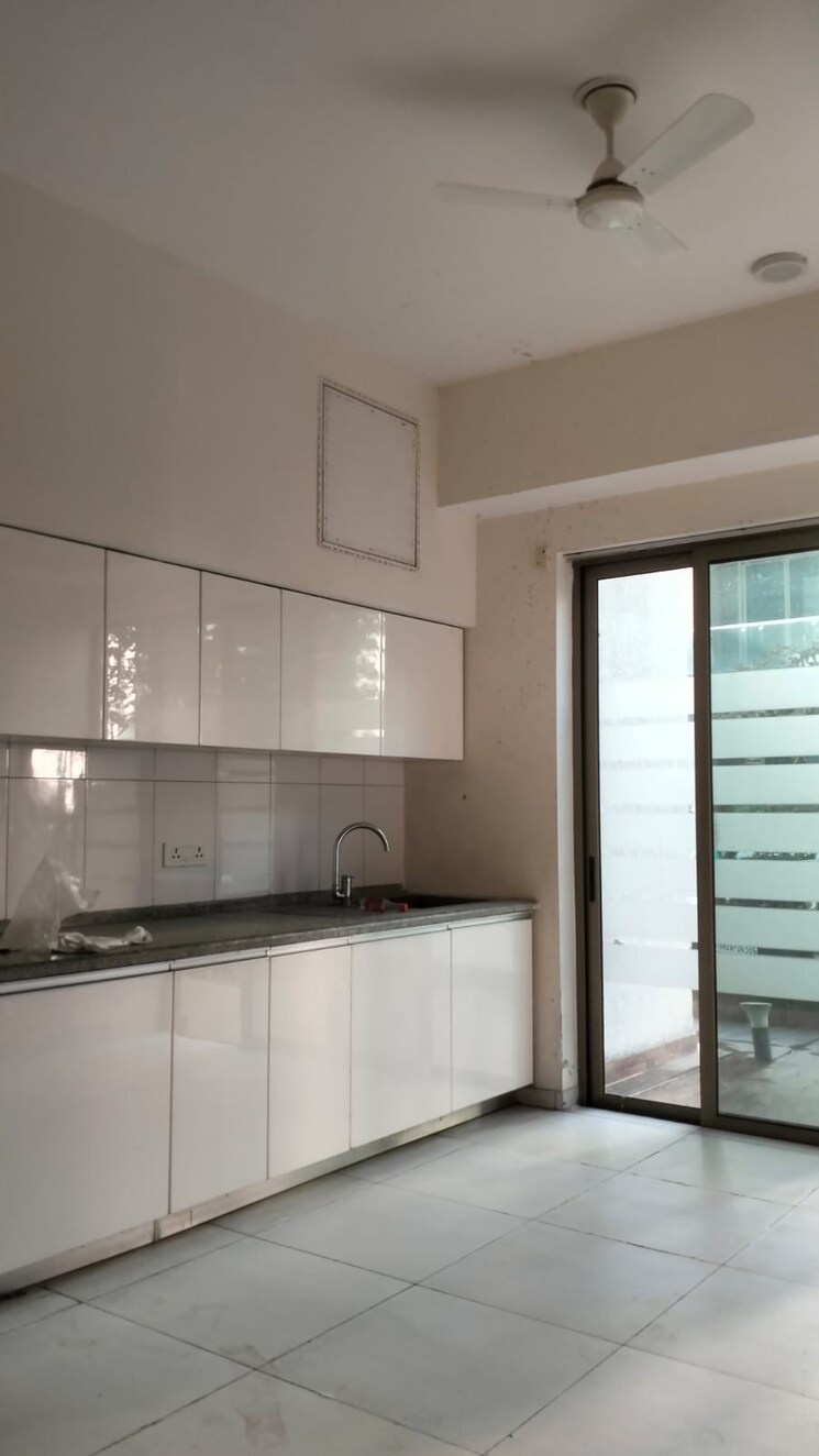 Kitchen, tata-primanti-tower-residences 4 Bedroom 2905 Sq.Ft. Apartment In Sector 72 Gurgaon 9787653