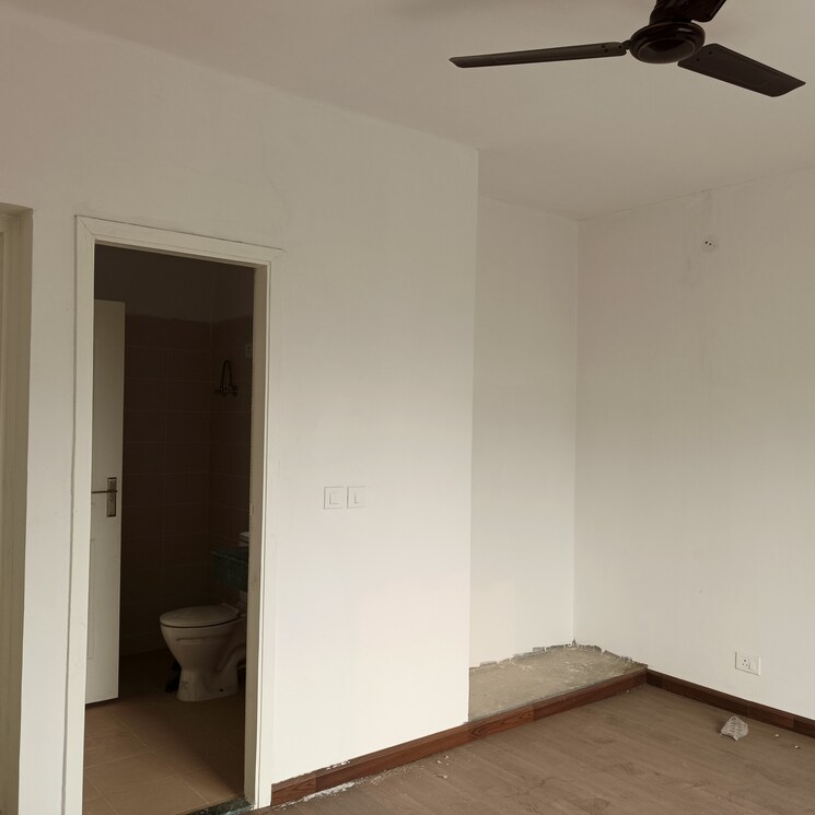 Room, bptp-park-81 3.5 Bedroom 300 Sq.Yd. Builder Floor In Sector 81 Faridabad 9787727