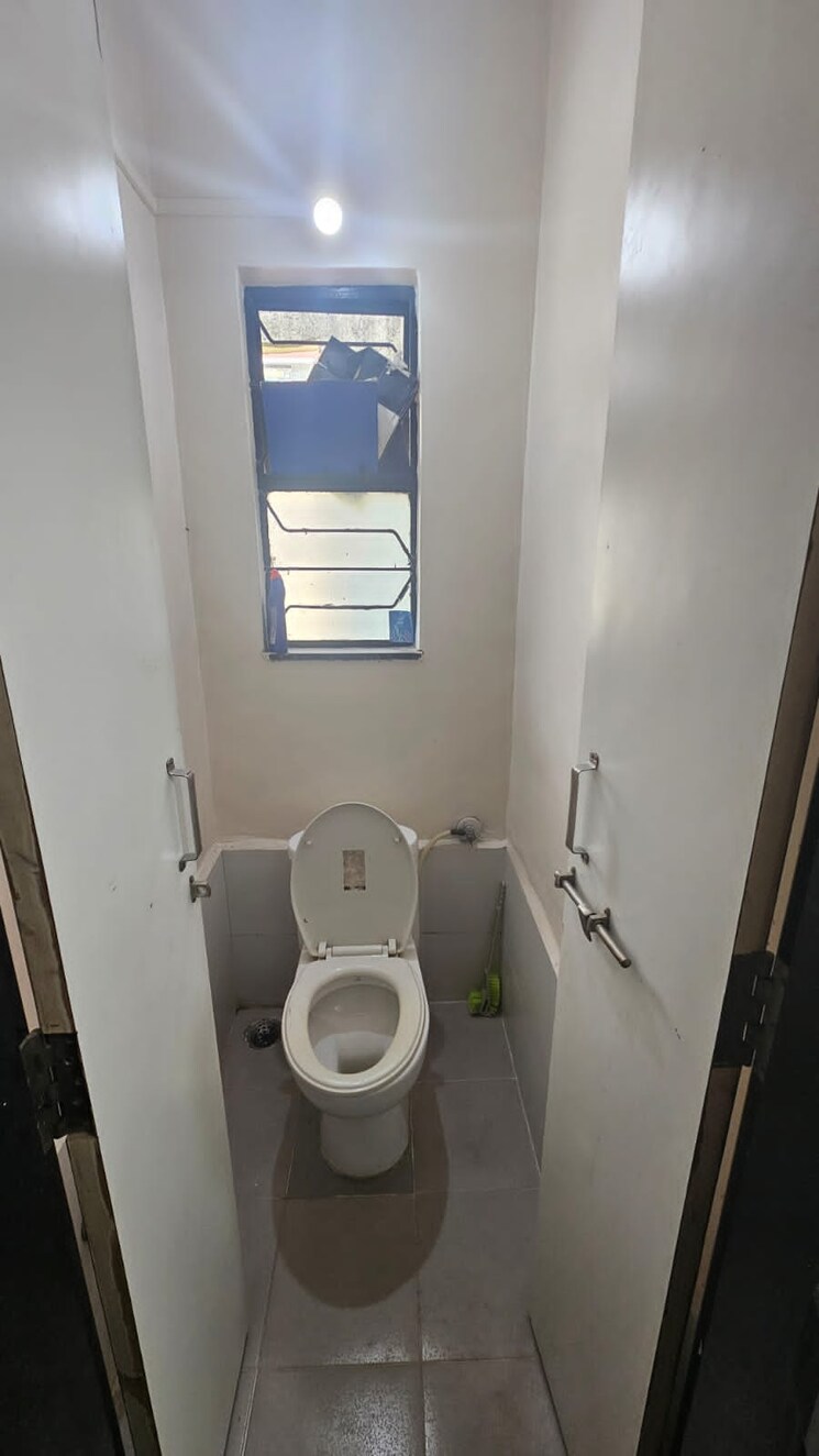 Bathroom, vrindavan-park-kothrud 1 Bedroom 510 Sq.Ft. Apartment In Kothrud Pune 9787757