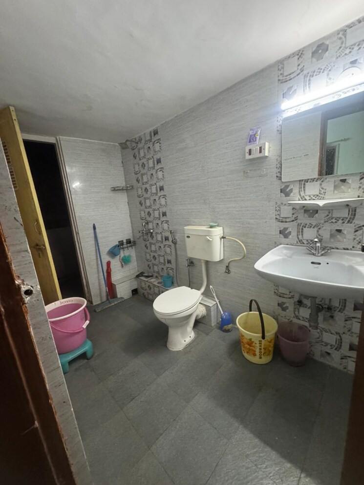 Bathroom, koregaon park 1 Bedroom 550 Sq.Ft. Apartment In Koregaon Park Pune 9787819