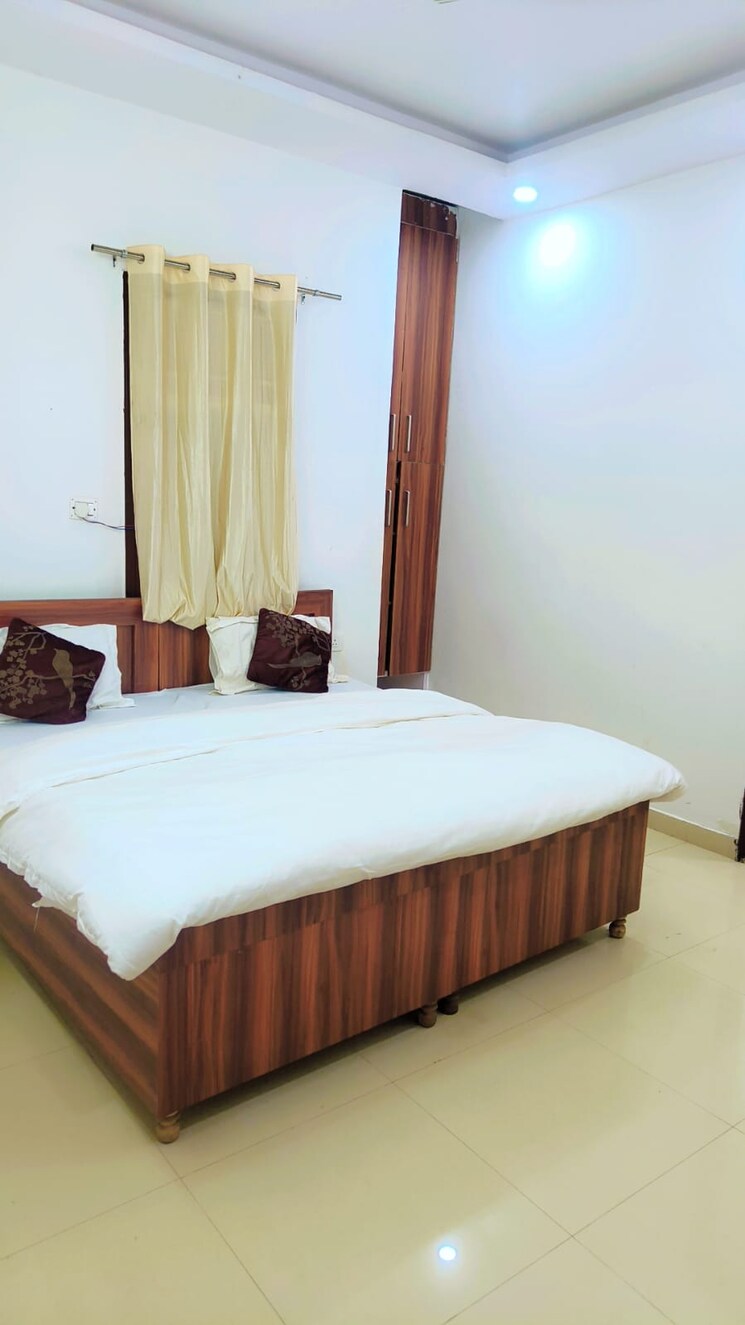 Bedroom, sector 66 Pg For Boys & Girls In Sector 66 9787859