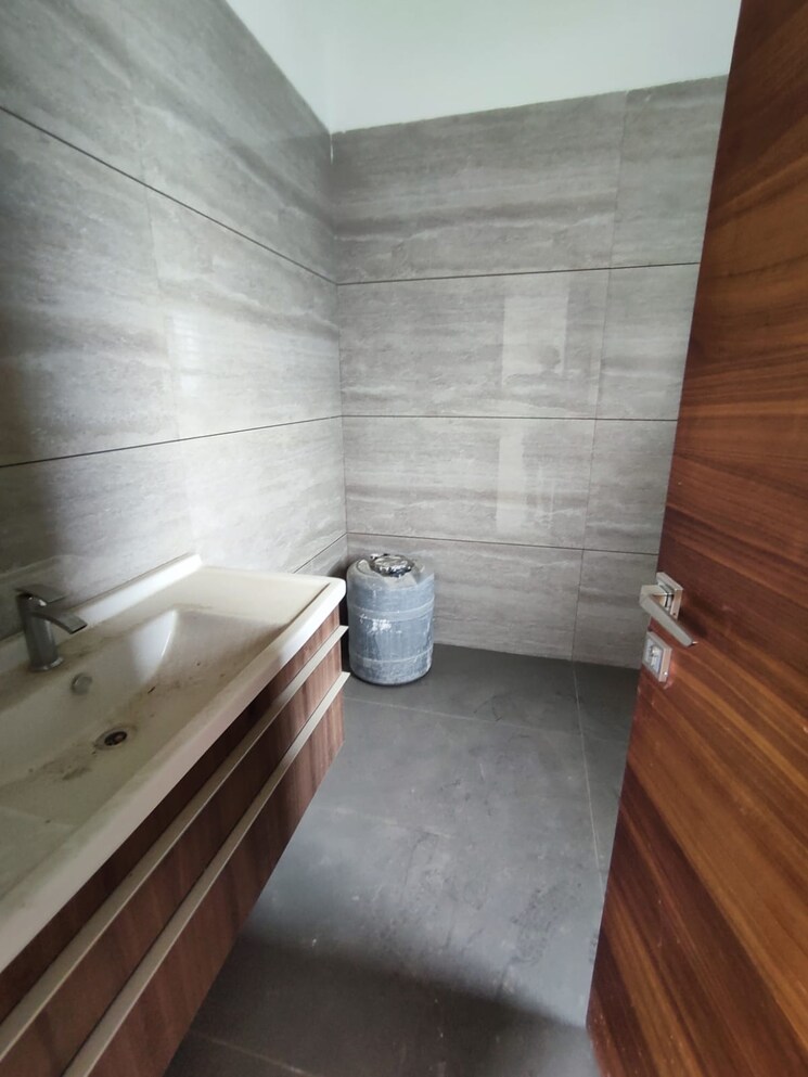 Bathroom, hallmark-county 4 Bedroom 4280 Sq.Ft. Villa In Osman Nagar Hyderabad 9787860