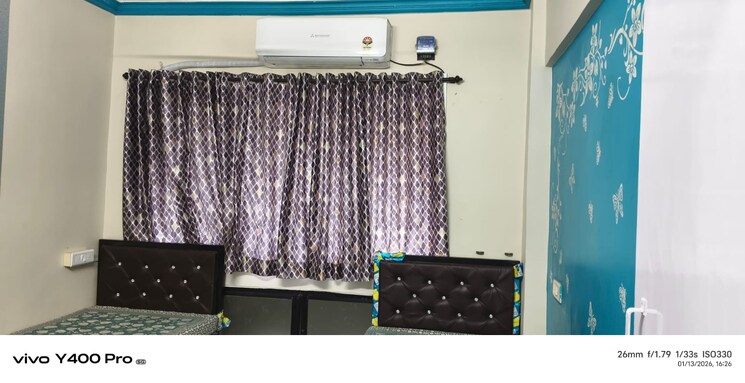 Room, goregaon east Pg For Girls In Goregaon East 9788014