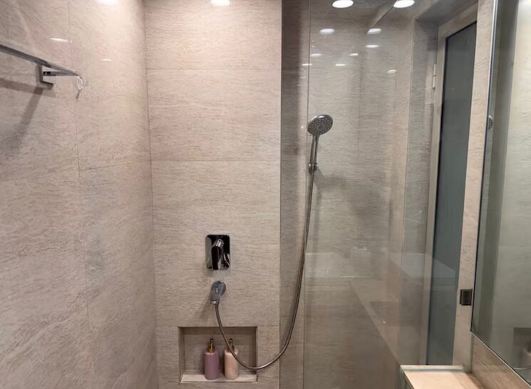 Bathroom, hiranandani-regent-hill 1 Bedroom 379 Sq.Ft. Apartment In Powai Mumbai 9788017