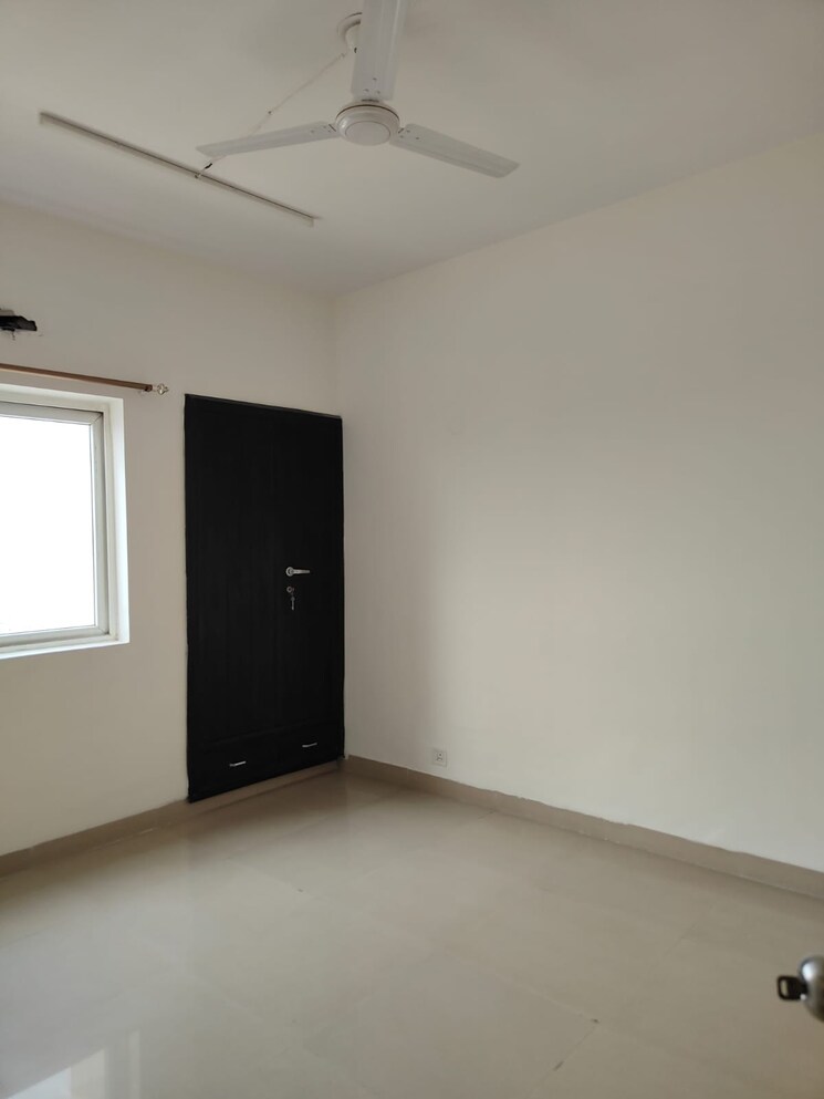 Room, shree-vardhman-victoria 3 Bedroom 1950 Sq.Ft. Apartment In Sector 70 Gurgaon 9788144