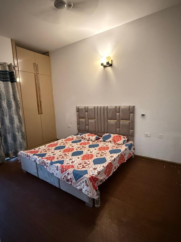 Cover Image, supertech-supernova-spira-suites 2 Bedroom 1425 Sq.Ft. Apartment In Sector 94 Noida 9788122