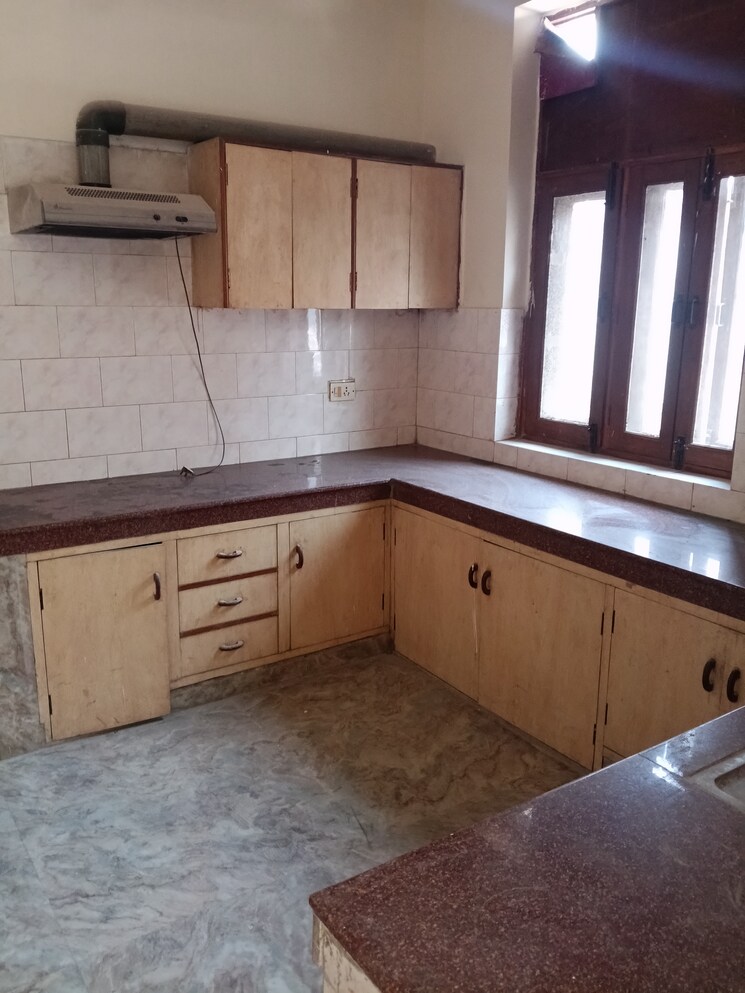 Kitchen, rwa-apartments-sector-26 3 Bedroom 2501 Sq.Ft. Apartment In Sector 26 Noida 9788146