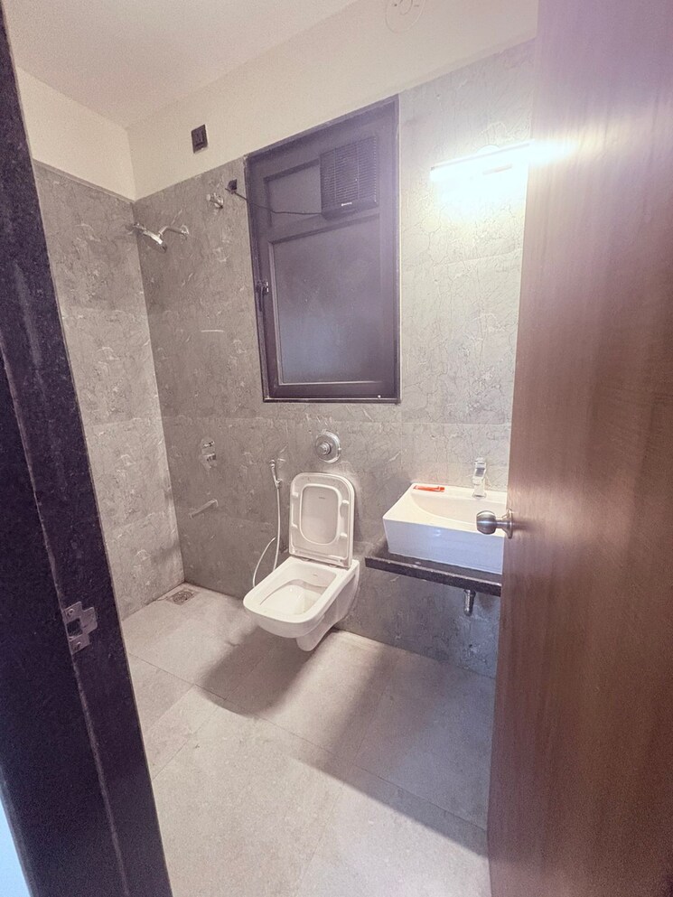 Bathroom, vtp-aethereus 2 Bedroom 663 Sq.Ft. Apartment In Mahalunge Pune 9788166