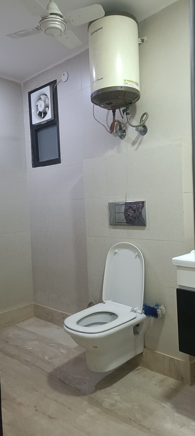 Bathroom, shreshtha vihar 3 Bedroom 1800 Sq.Ft. Builder Floor In Shreshtha Vihar Delhi 9788182