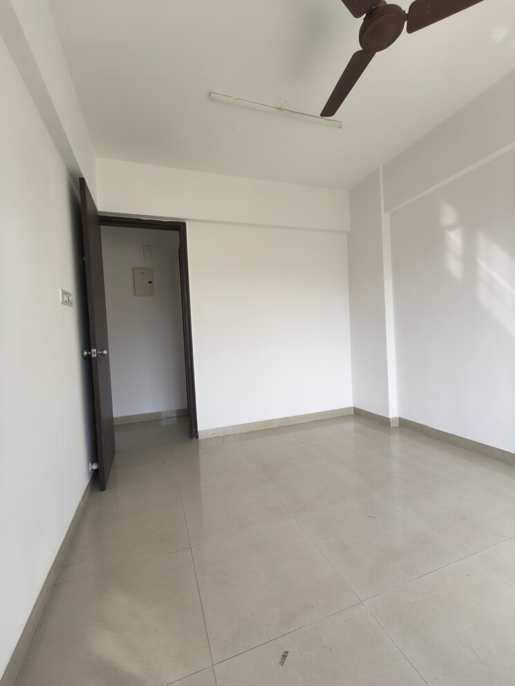 Bedroom, lake-pleasant 2 Bedroom 750 Sq.Ft. Apartment In Powai Mumbai 9788206