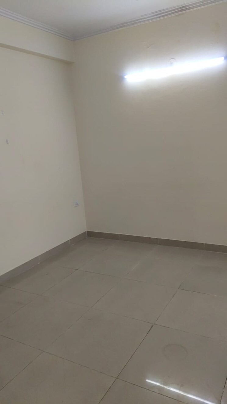 Room, amrapali-pan-oasis 2 Bedroom 995 Sq.Ft. Apartment In Sector 70 Noida 9788246