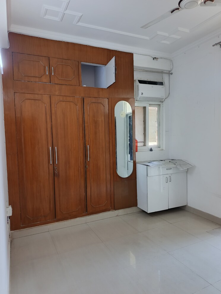 Room, sector 22 dwarka 3 Bedroom 1500 Sq.Ft. Apartment In Sector 22 Dwarka Delhi 9788334