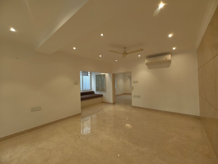 Room, besant nagar  3400 Sq.Ft. Independent House In Besant Nagar Chennai 9788393