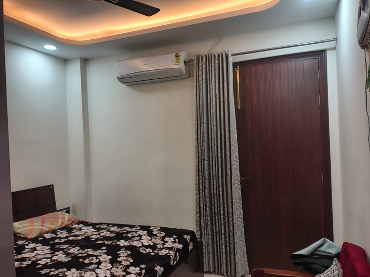 Bedroom, sector 84 3 Bedroom 150 Sq.Yd. Builder Floor In Sector 84 Faridabad 9788457