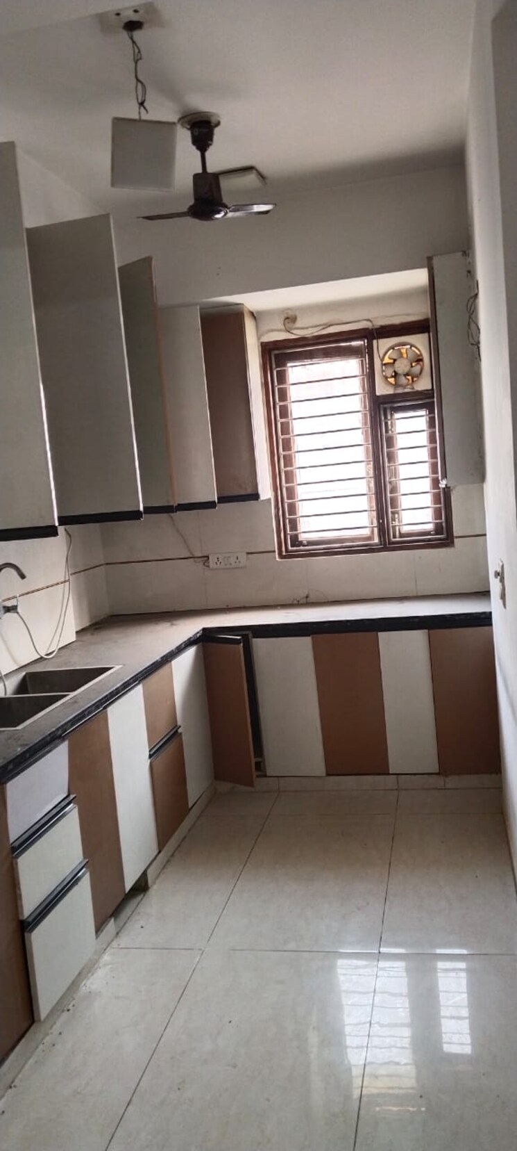 Kitchen, vvip-mangal 3 Bedroom 2075 Sq.Ft. Apartment In Raj Nagar Extension Ghaziabad 9788449