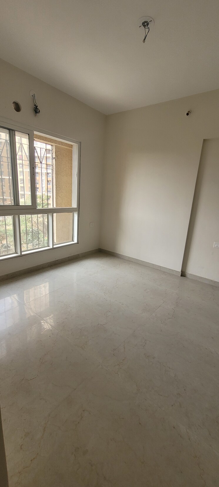 Balcony, dosti-west-county-phase-4-dosti-pine 1.5 Bedroom 635 Sq.Ft. Apartment In Balkum Pada Thane 9788510