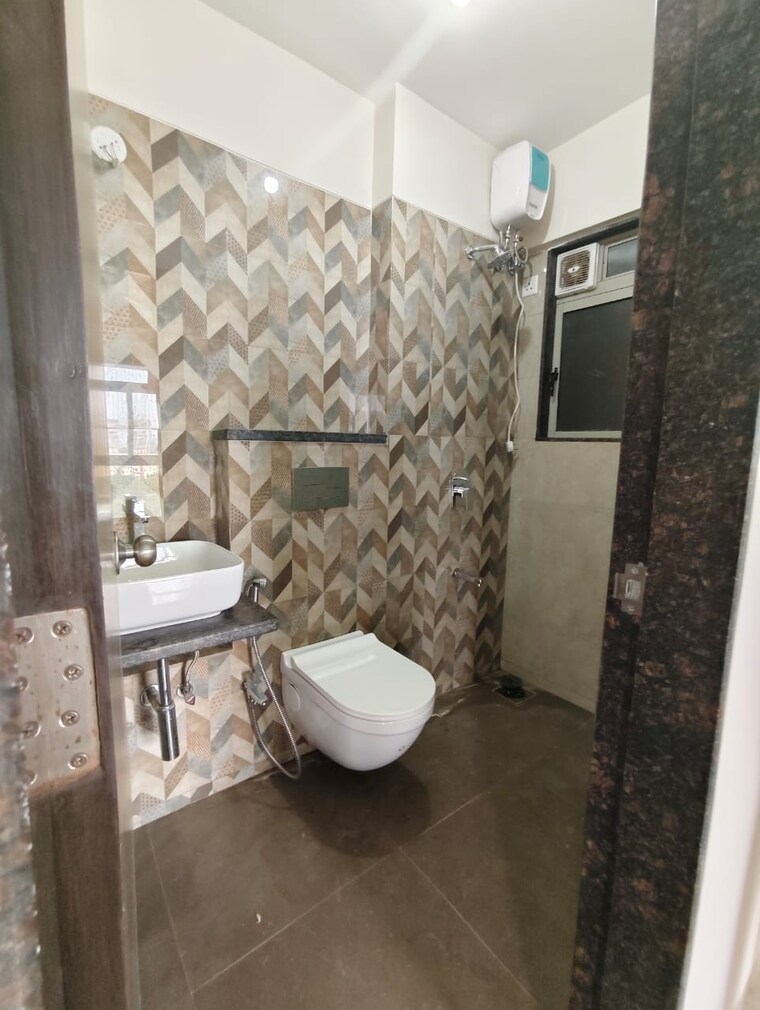 Bathroom, veena-smart-homes 2 Bedroom 615 Sq.Ft. Apartment In Kandivali West Mumbai 9788522