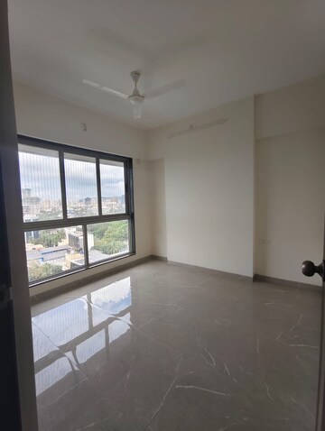 Room in 2 BHK Apartment at Veena Smart Homes, Kandivali West – for Sale