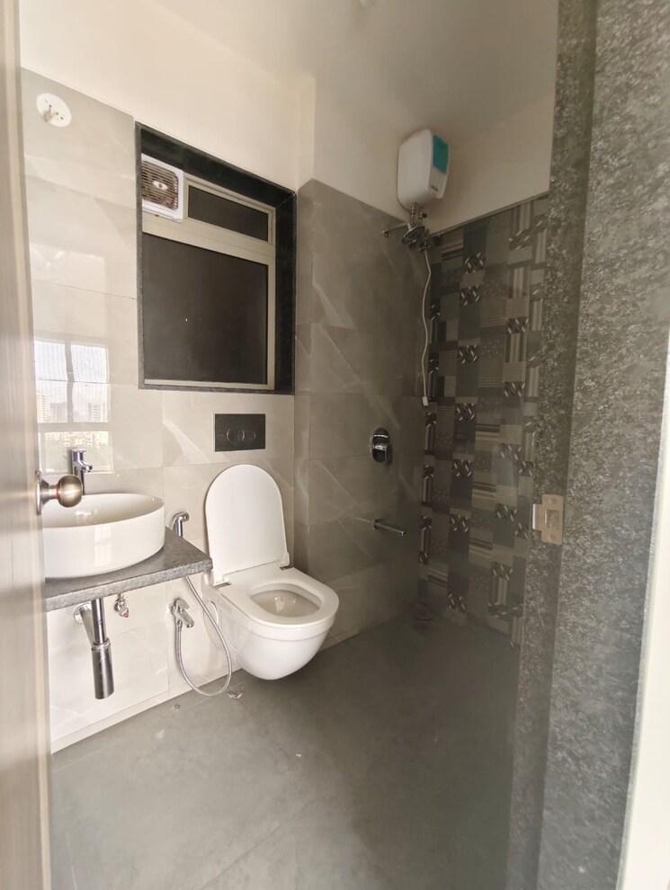 Bathroom, veena-smart-homes 2 Bedroom 615 Sq.Ft. Apartment In Kandivali West Mumbai 9788522