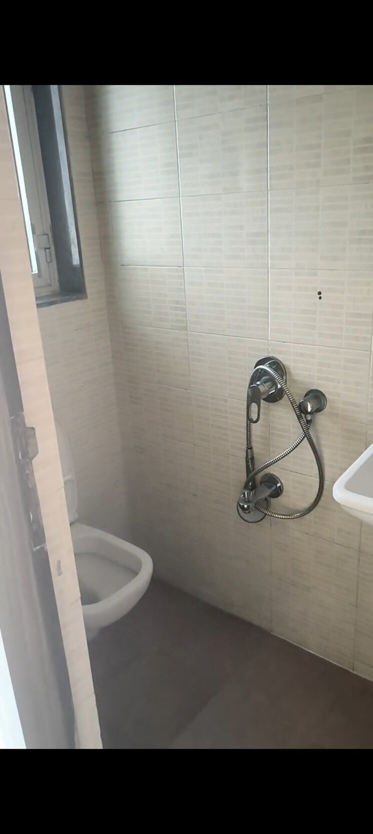 Bathroom, omkar-vayu 3 Bedroom 2308 Sq.Ft. Apartment In Mahim Mumbai 9788578