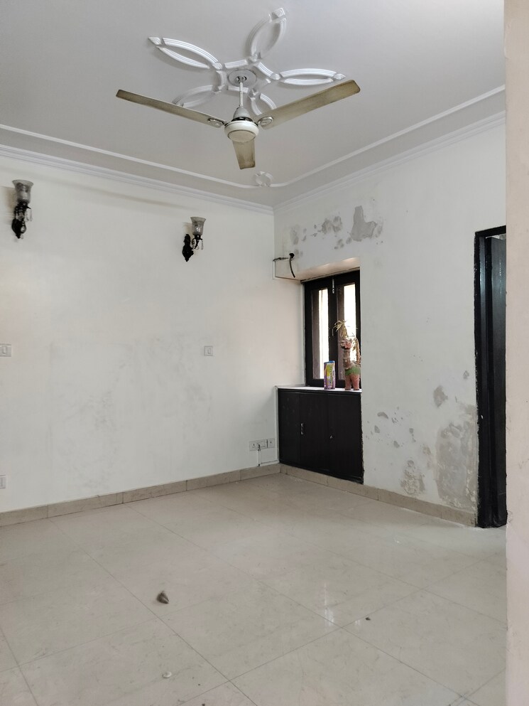 Room, vasant kunj 2.5 Bedroom 1250 Sq.Ft. Apartment In Vasant Kunj Delhi 9788715