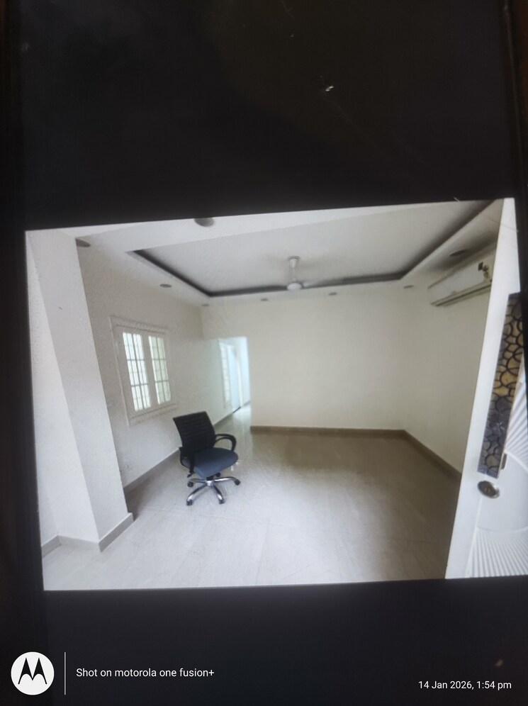 Bathroom, sarita vihar 4 Bedroom 2200 Sq.Ft. Apartment In Sarita Vihar Delhi 9788772