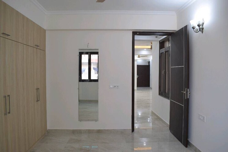 Room, sector 19 dwarka 4 Bedroom 1800 Sq.Ft. Apartment In Sector 19 Dwarka Delhi 9788877