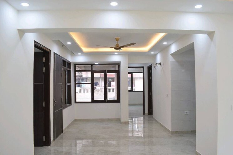 Room, sector 19 dwarka 4 Bedroom 1800 Sq.Ft. Apartment In Sector 19 Dwarka Delhi 9788877