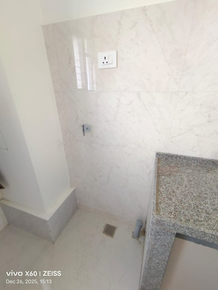 Bathroom, kumar-paradise-pune 2 Bedroom 995 Sq.Ft. Apartment In Magarpatta City Pune 9788869