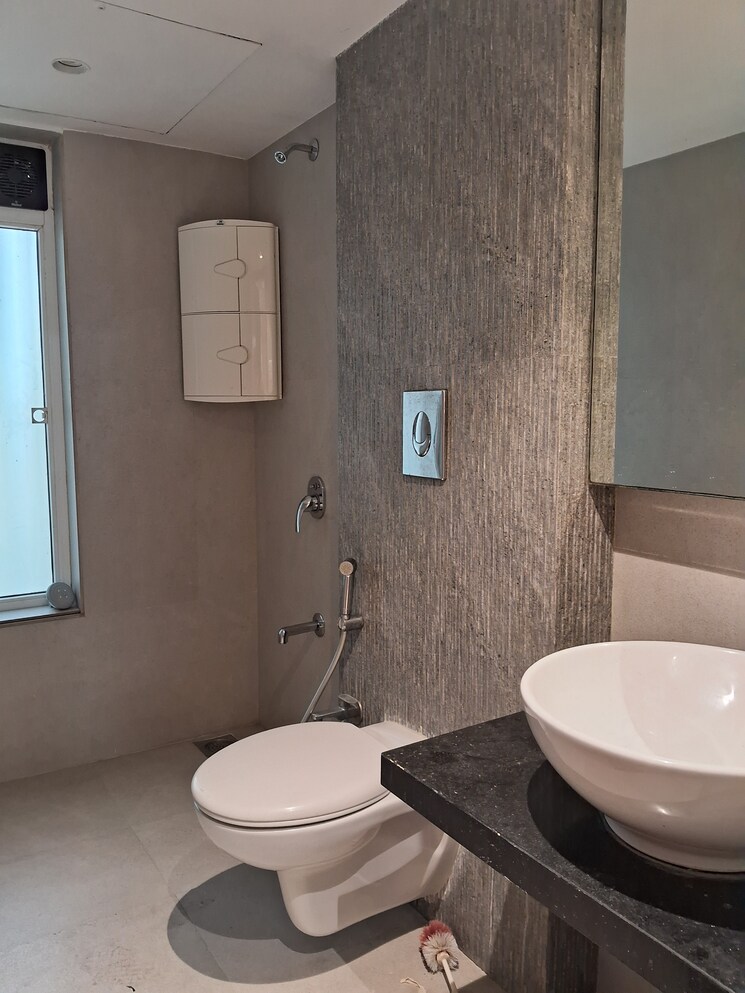 Bathroom, kings-apartment-santacruz 3 Bedroom 1200 Sq.Ft. Apartment In Santacruz East Mumbai 9789094