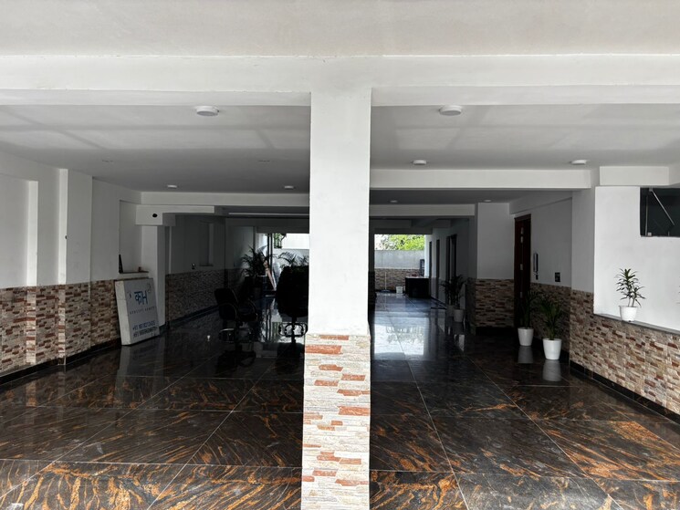  Parking, sushant lok i 4 Bedroom 433 Sq.Yd. Builder Floor In Sushant Lok I Gurgaon 9789105