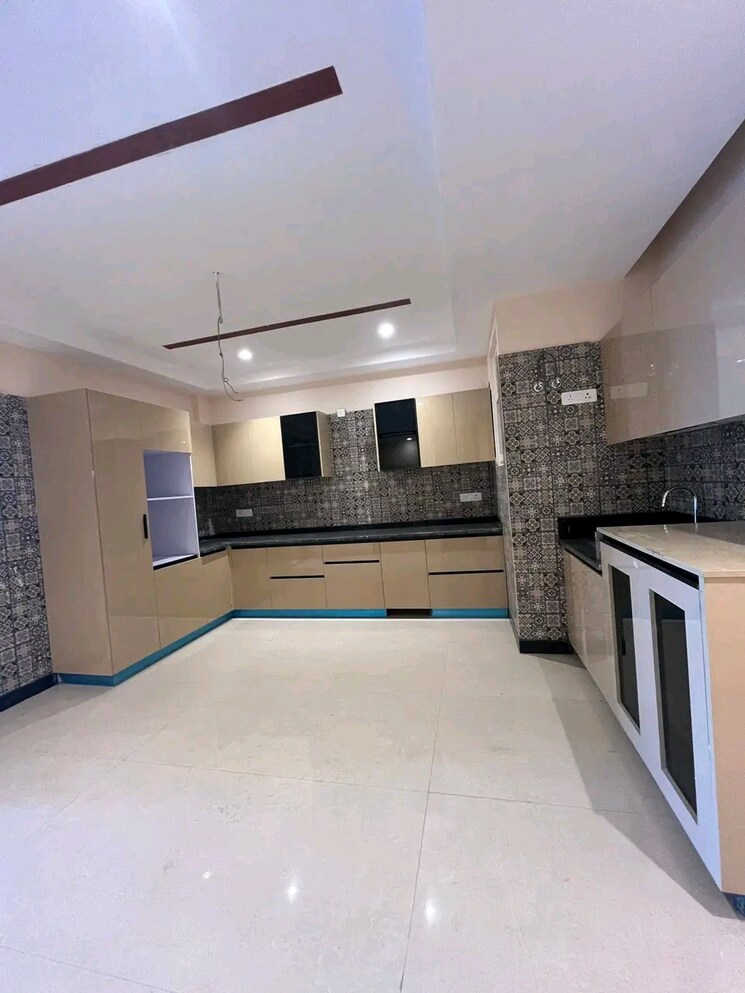 Kitchen, chattarpur 4 Bedroom 1800 Sq.Ft. Builder Floor In Chattarpur Delhi 9789355