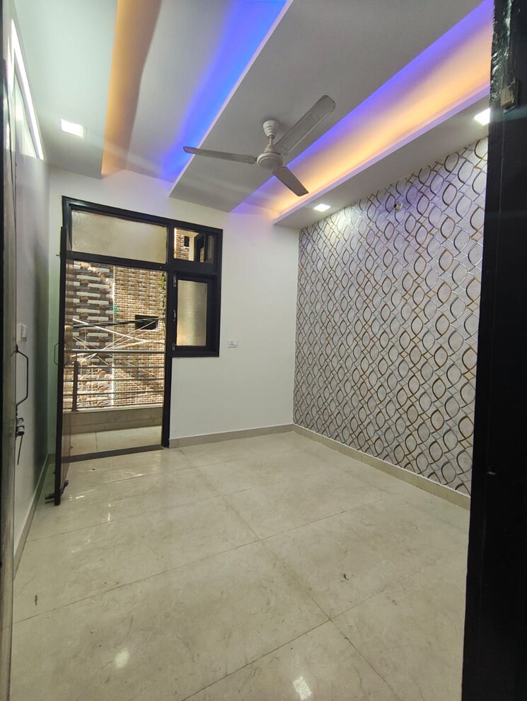 Room, govindpuri 2 Bedroom 60 Sq.Yd. Builder Floor In Govindpuri Delhi 9789512