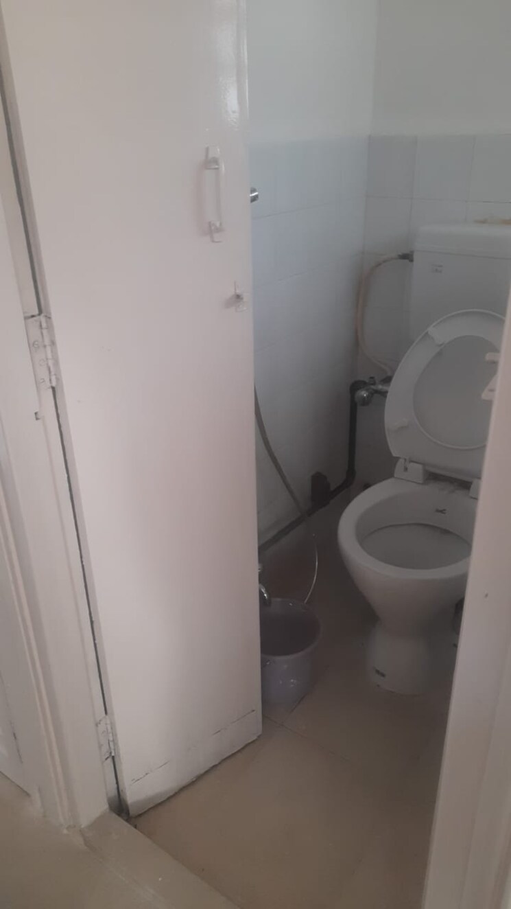 Bathroom, bhosale nagar 1 Bedroom 600 Sq.Ft. Apartment In Bhosale Nagar Pune 9790042