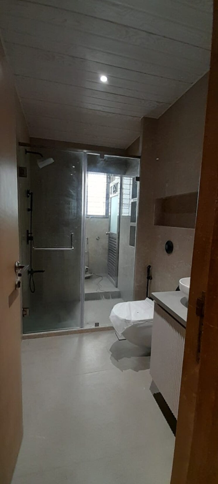 Bathroom, anand-ashram 3 Bedroom 1650 Sq.Ft. Apartment In Khar West Mumbai 9790093