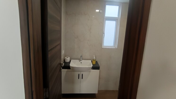 Bathroom, smart-world-gems 3 Bedroom 1550 Sq.Ft. Apartment In Sector 89 Gurgaon 9790144