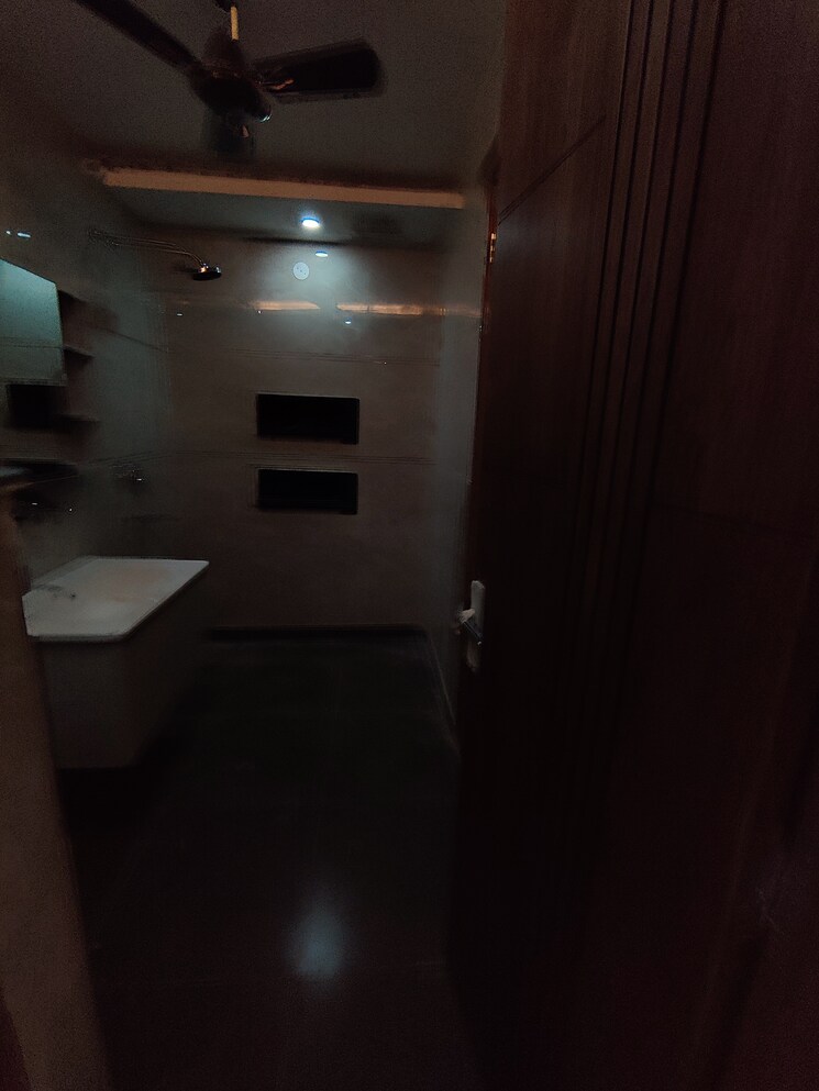 Bathroom, faridabad central 4 Bedroom 2520 Sq.Ft. Builder Floor In Faridabad Central Faridabad 9790172