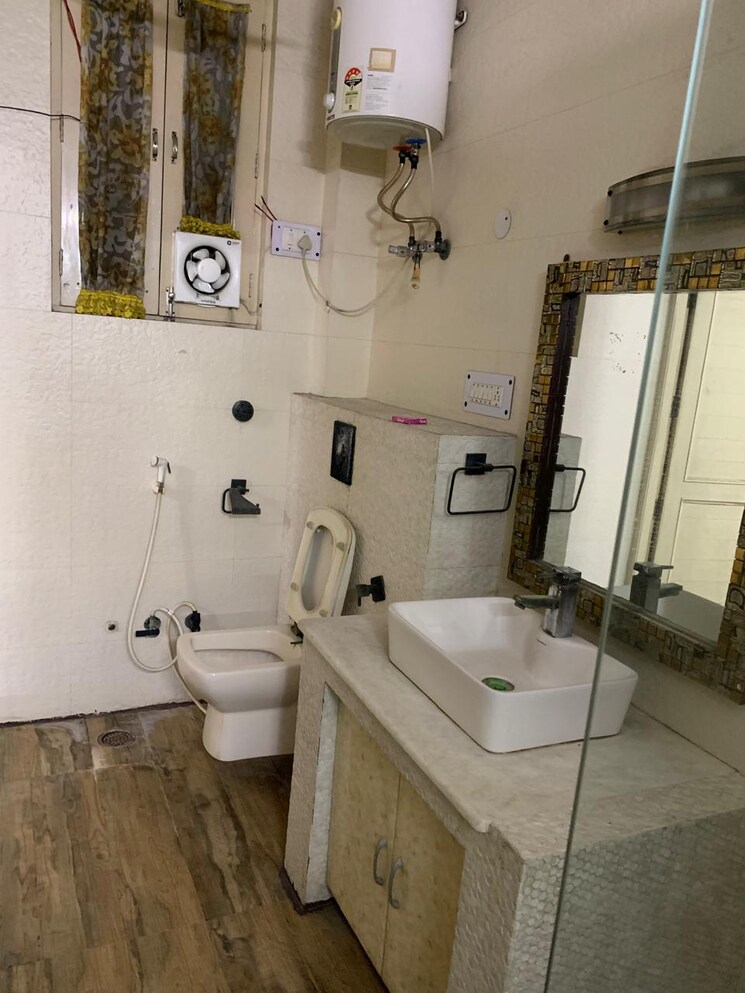 Master Bedroom, rwa-apartments-sector-50 2 Bedroom 1500 Sq.Ft. Independent House In Sector 50 Noida 9790396