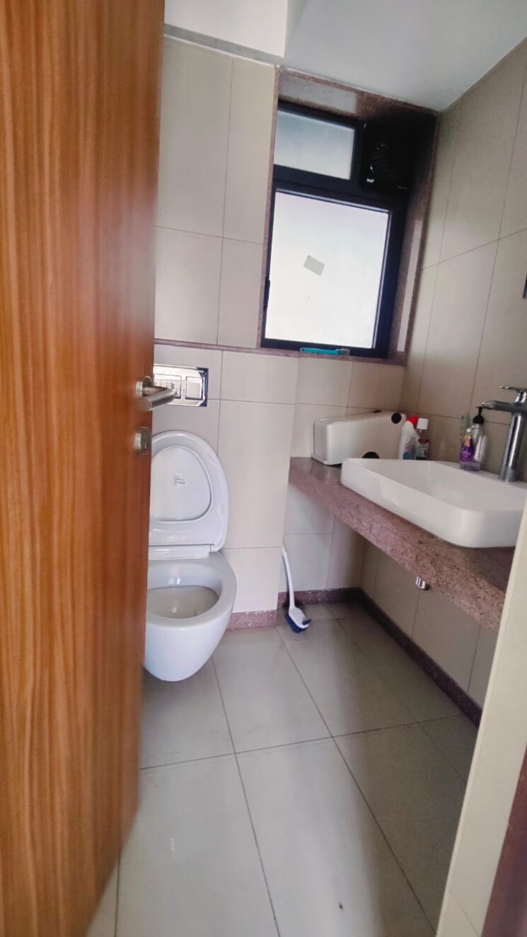 Bathroom, shapoorji-pallonji-vicinia 2 Bedroom 670 Sq.Ft. Apartment In Powai Mumbai 9790382
