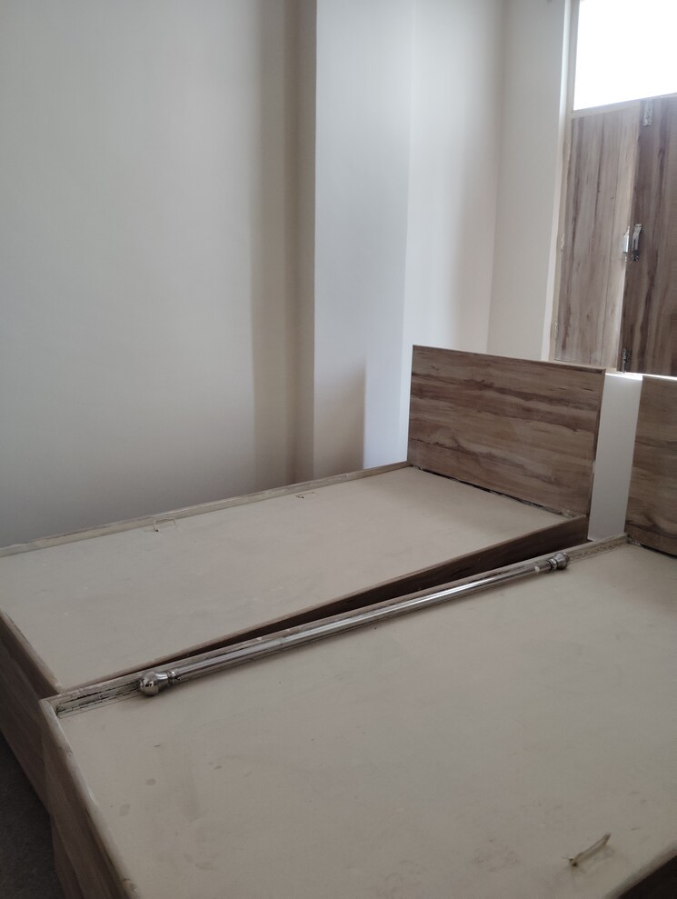 Room, sector 44 1 RK 400 Sq.Ft. Builder Floor In Sector 44 Noida 9790582