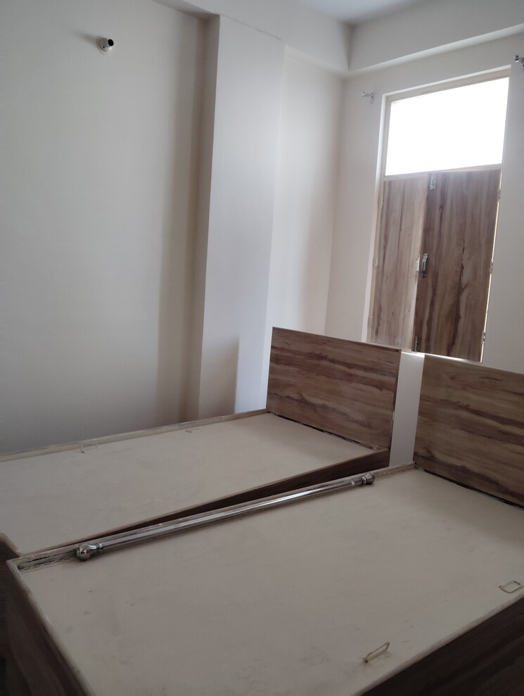 Room, sector 44 1 RK 400 Sq.Ft. Builder Floor In Sector 44 Noida 9790582