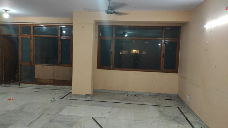 Room, sector 11 dwarka 4 Bedroom 2000 Sq.Ft. Apartment In Sector 11 Dwarka Delhi 9790734