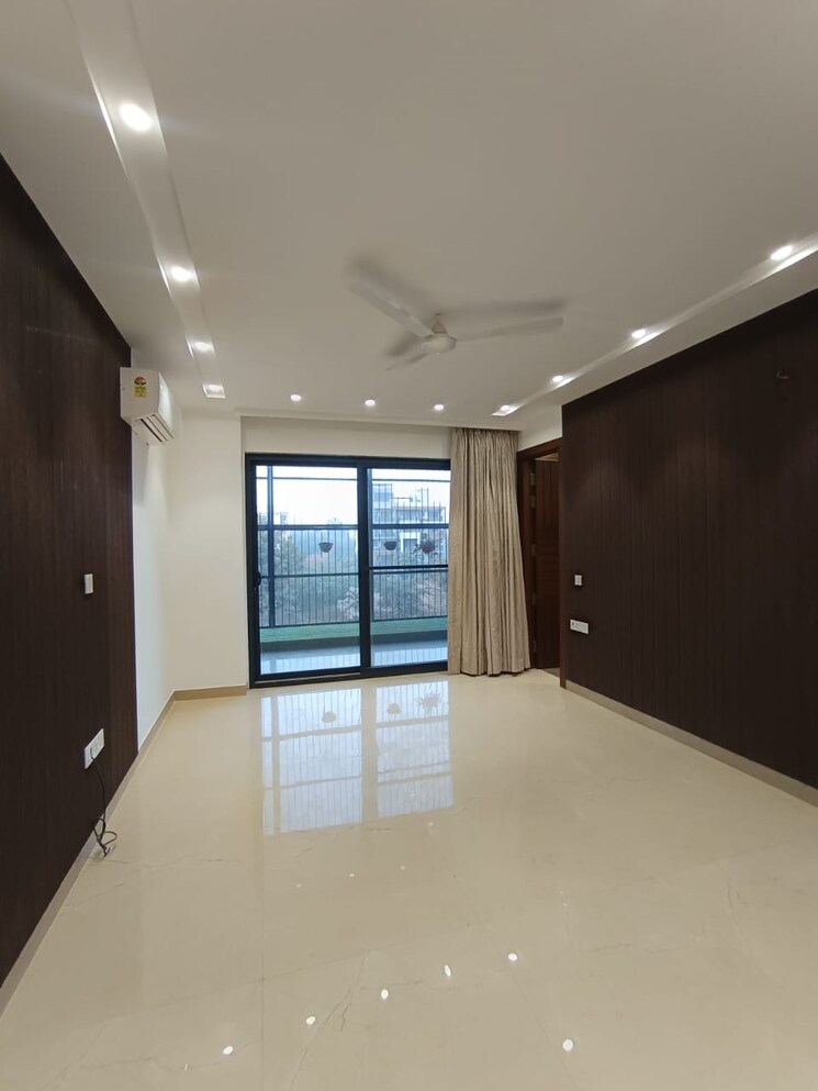 Cover Image, smart-world-orchard 2 Bedroom 1250 Sq.Ft. Builder Floor In Sector 61 Gurgaon 9791139